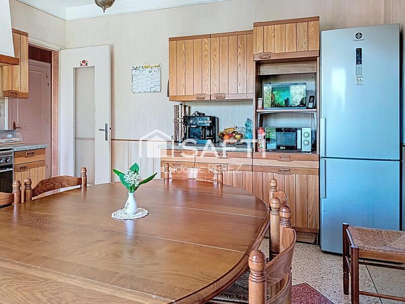 Villa - 263 m² - 11 pièces