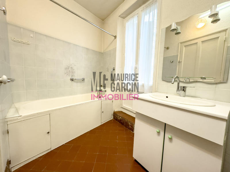 Maison - 280 m² - 13 pièces