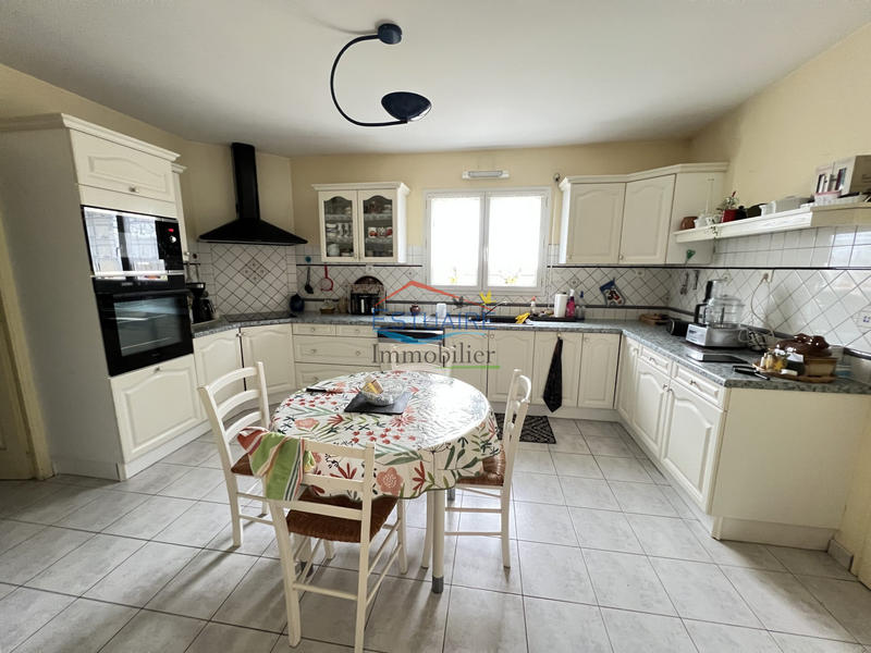 Maison - 137 m² - 5 pièces