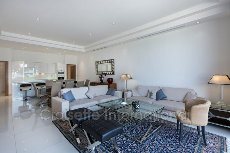 Appartement - 213 m² - 5 pièces