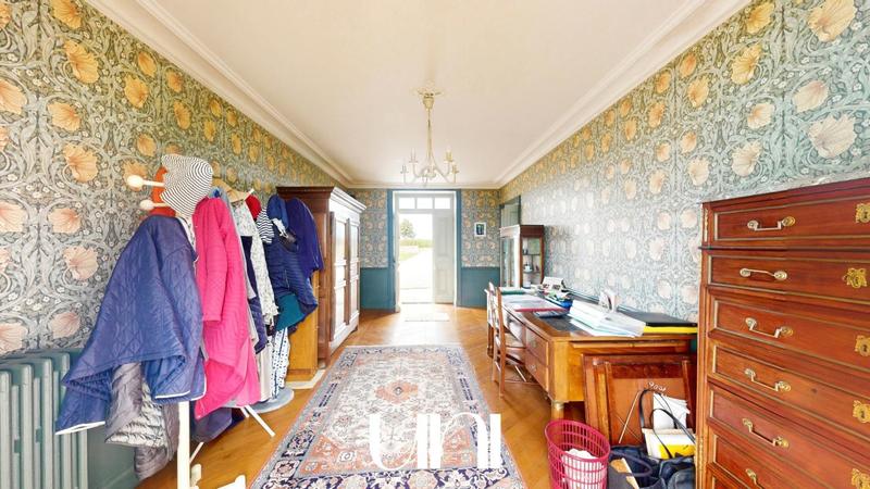 Maison - 330 m² - 10 pièces