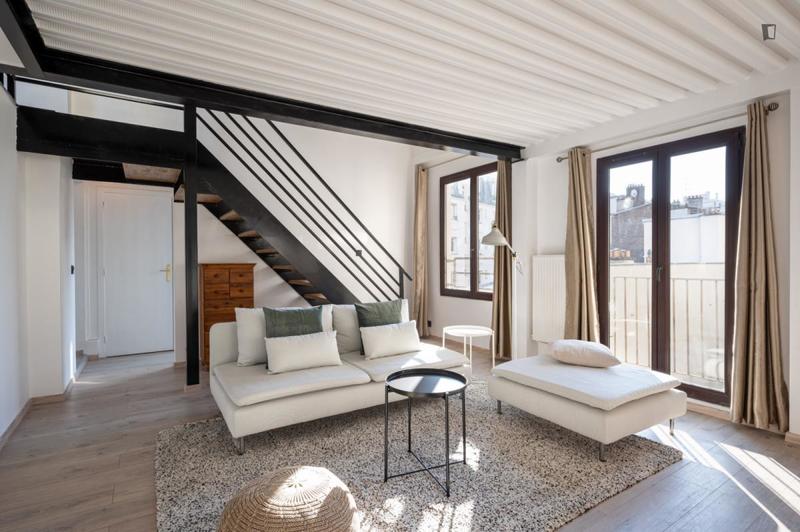 Chambre - 10 m² - 7 pièces