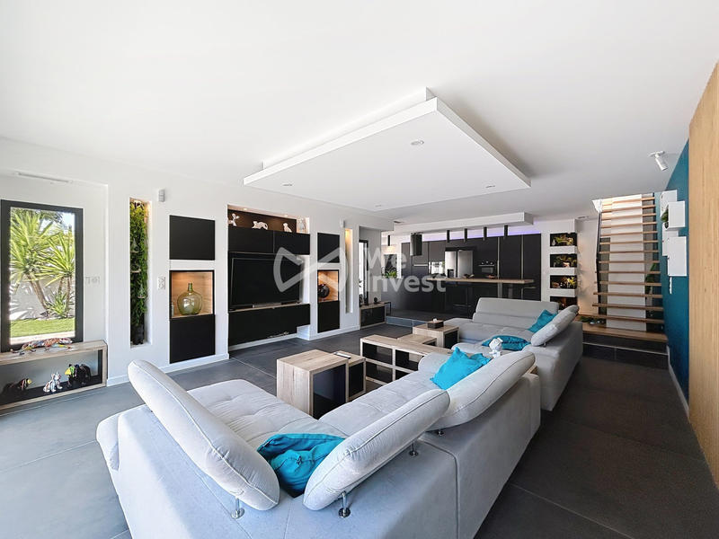 Villa - 220 m² - 5 pièces