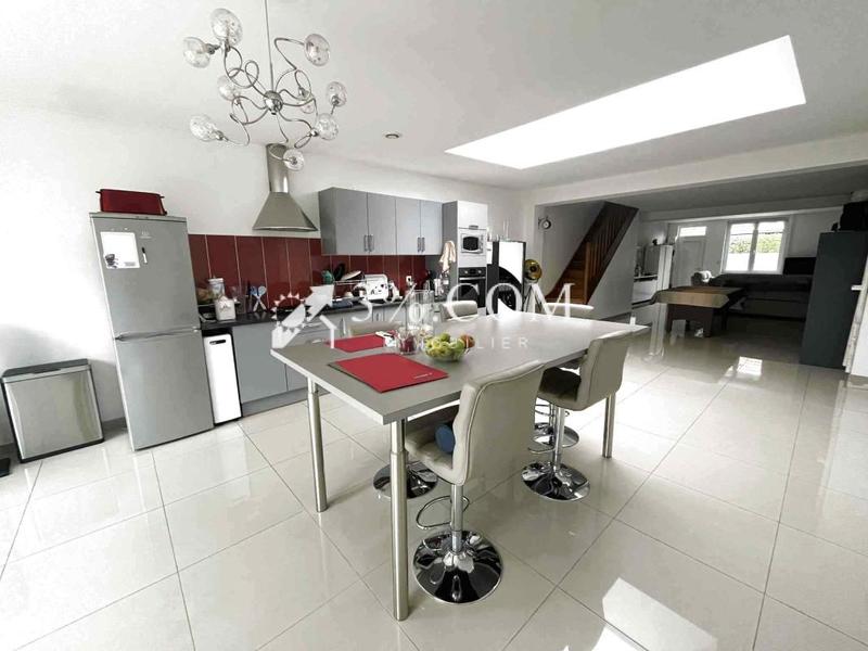 Maison - 141 m² - 5 pièces