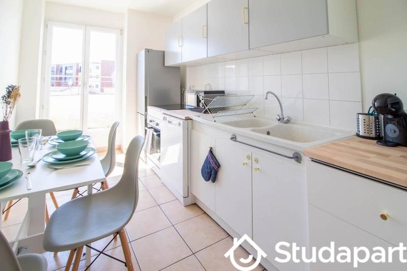 Chambre - 11 m² - 1 pièce