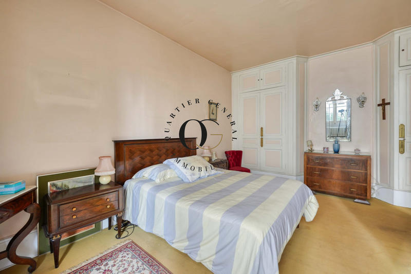 Maison - 200 m² - 8 pièces