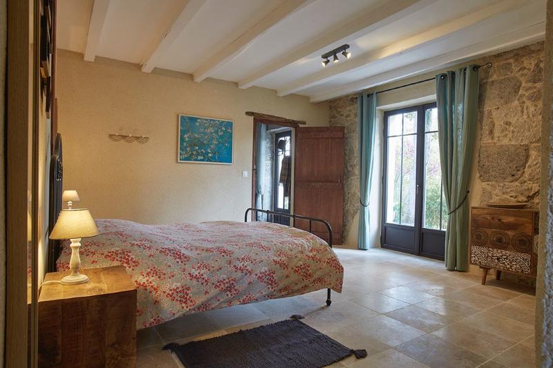 Maison - 250 m² - 9 pièces