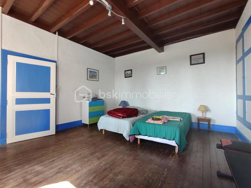 Maison - 200 m² - 7 pièces