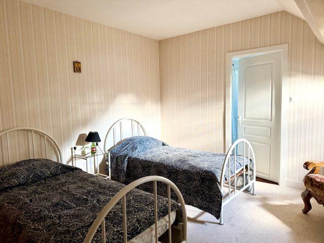 Maison - 182 m² - 7 pièces