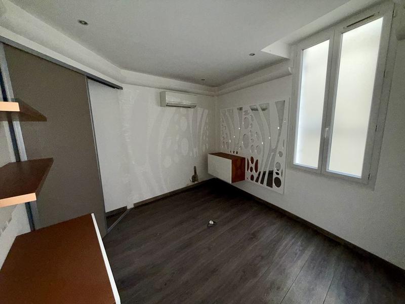 Immeuble - 222 m² - 7 pièces