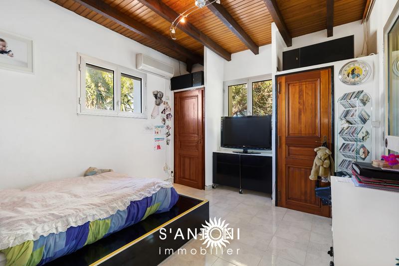 Villa - 215 m² - 4 pièces