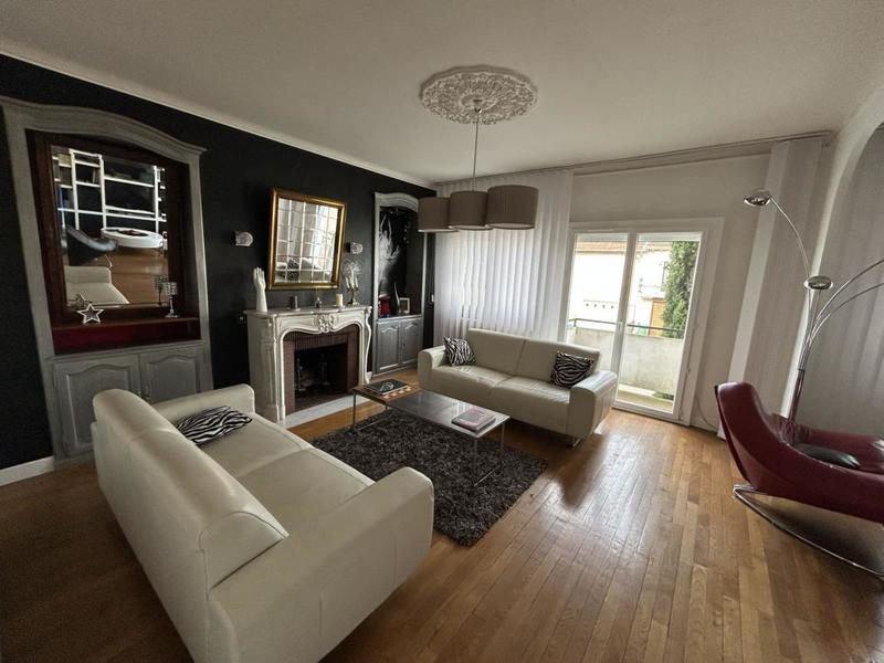 Maison - 212 m² - 7 pièces