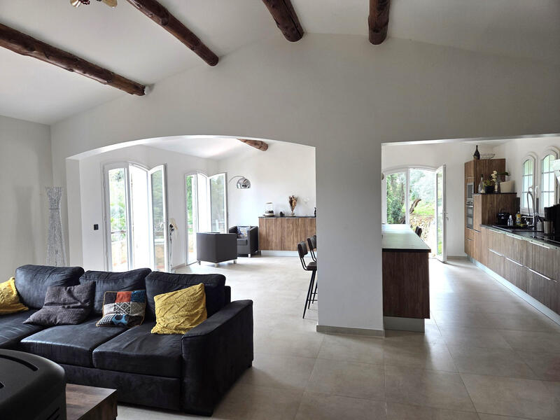 Maison traditionnelle - 135 m² - 4 pièces