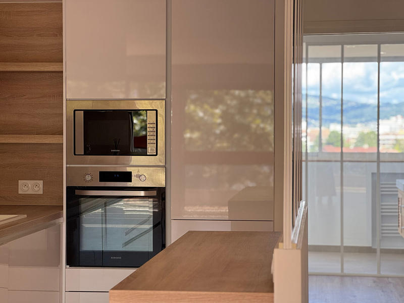 Appartement - 85 m² - 3 pièces