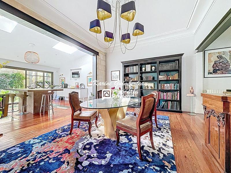 Propriété - 201 m² - 6 pièces