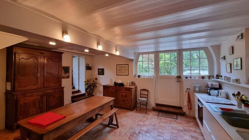 Demeure - 350 m² - 11 pièces