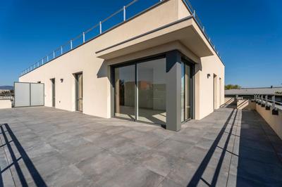 Penthouse - 96 m² - 4 pièces