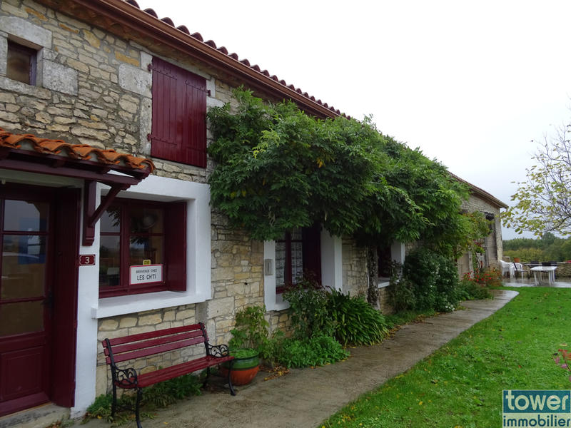 Maison de village - 330 m² - 9 pièces