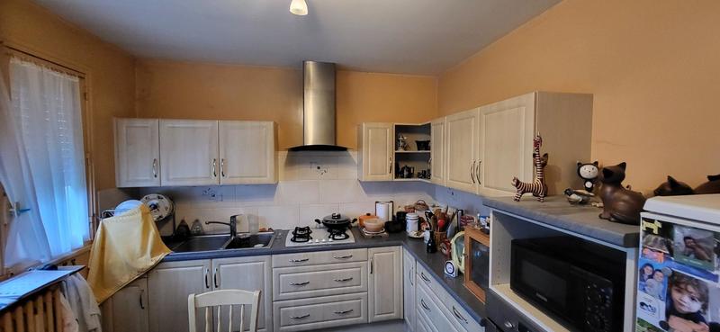 Maison - 260 m² - 10 pièces