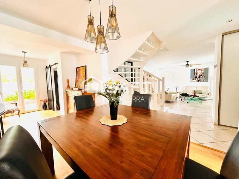 Maison - 195 m² - 7 pièces