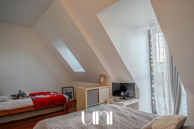 Maison - 237 m² - 7 pièces