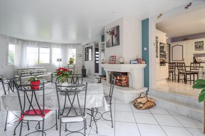 Maison - 181 m² - 7 pièces