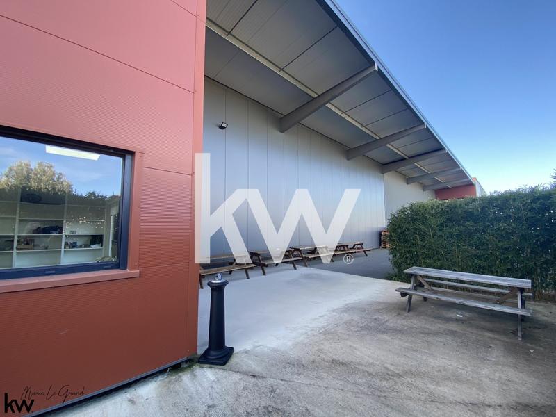 Magasins - 1 200 m²