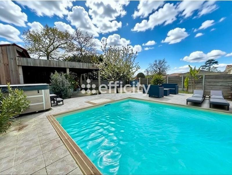 Maison - 131 m² - 6 pièces