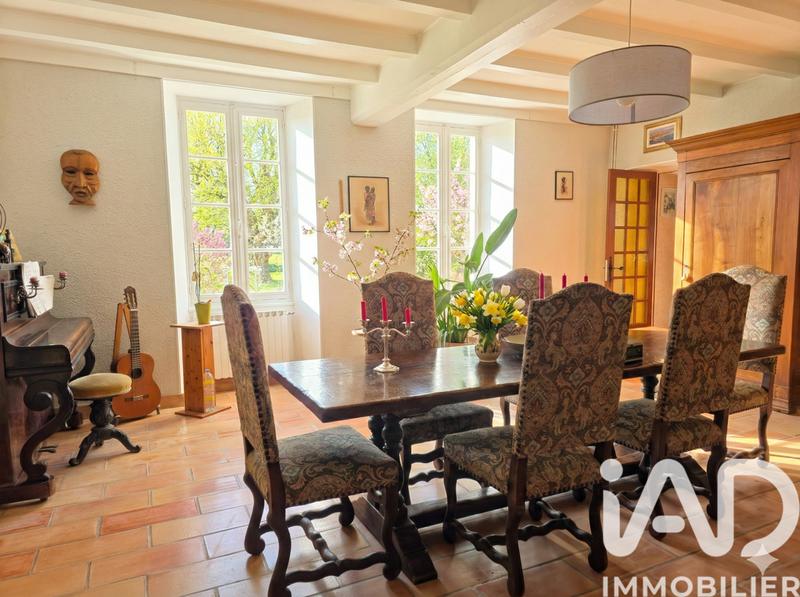 Maison - 200 m² - 7 pièces