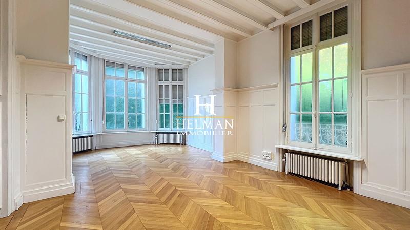 Château - 550 m² - 17 pièces