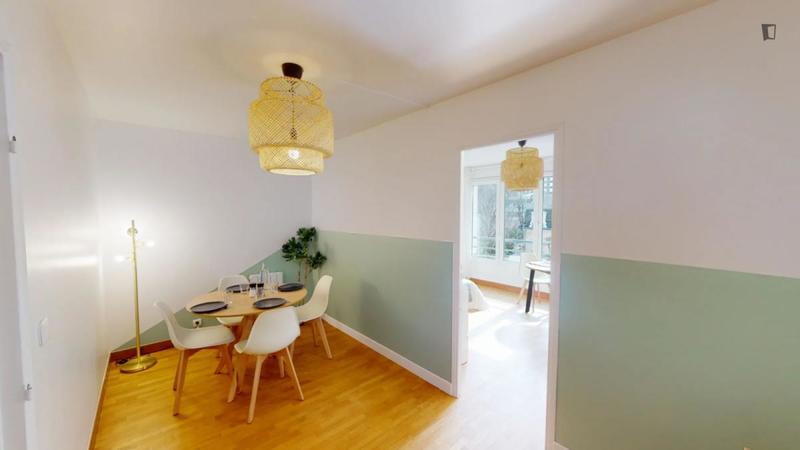 Chambre - 11 m² - 4 pièces