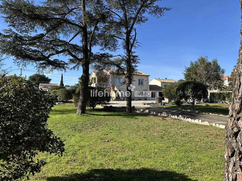 Maison - 198 m² - 8 pièces