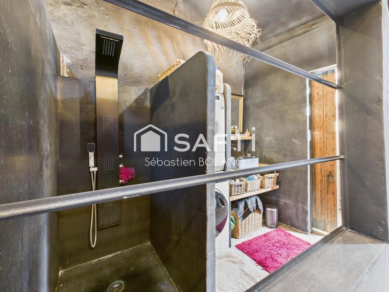 Maison - 230 m² - 3 pièces