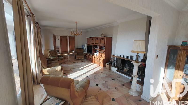 Maison - 252 m² - 12 pièces