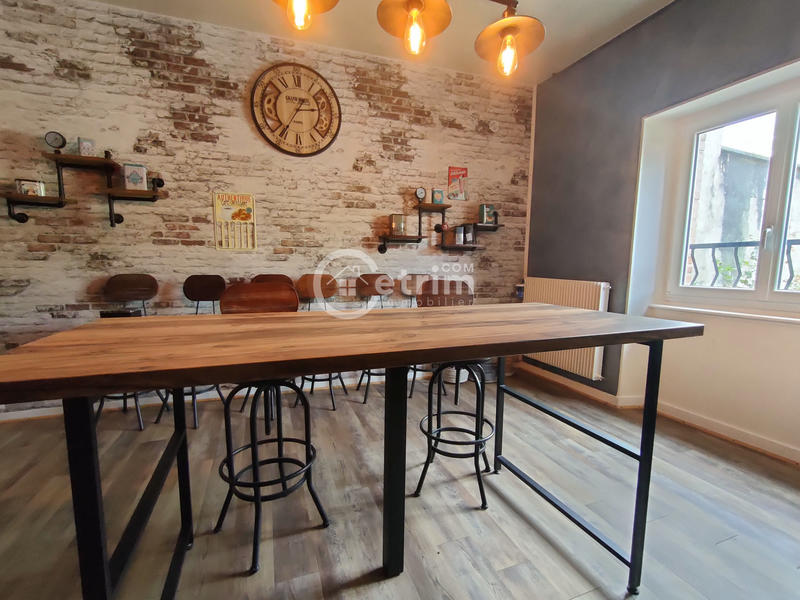 Maison - 201 m² - 7 pièces