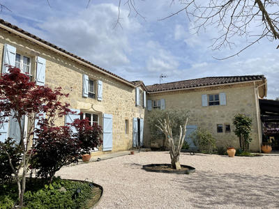 Maison - 414 m² - 15 pièces