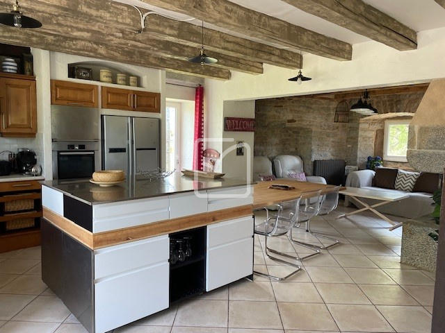 Propriété - 314 m² - 12 pièces