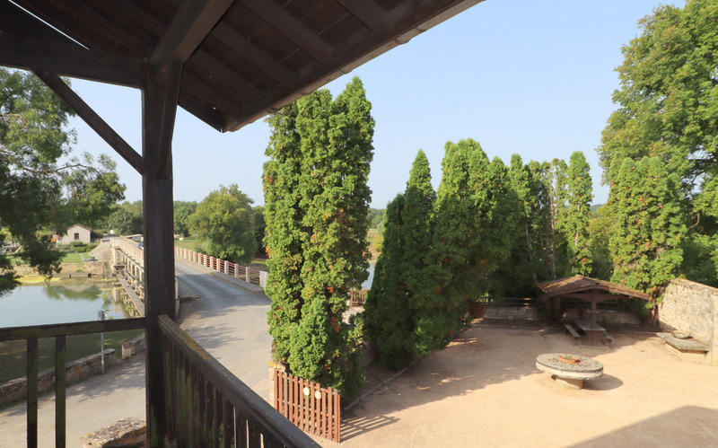 Demeure - 585 m² - 16 pièces