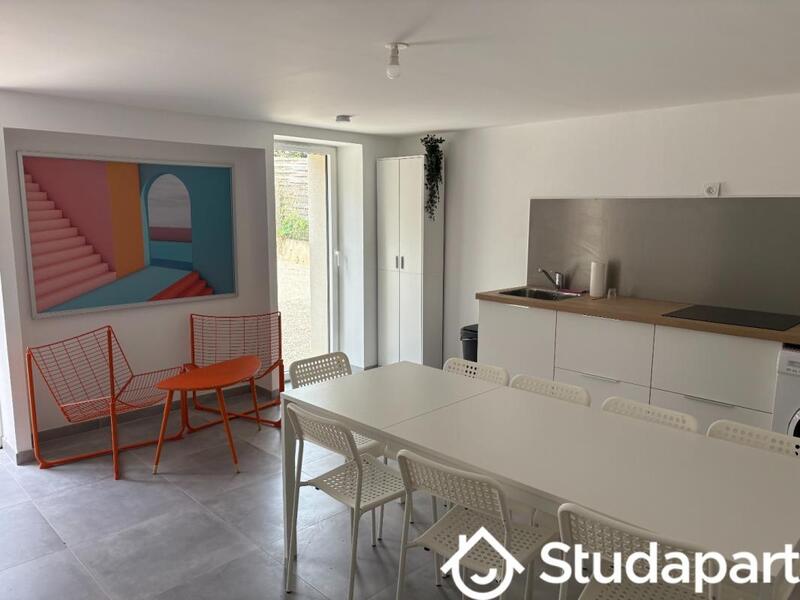 Chambre - 13 m² - 1 pièce