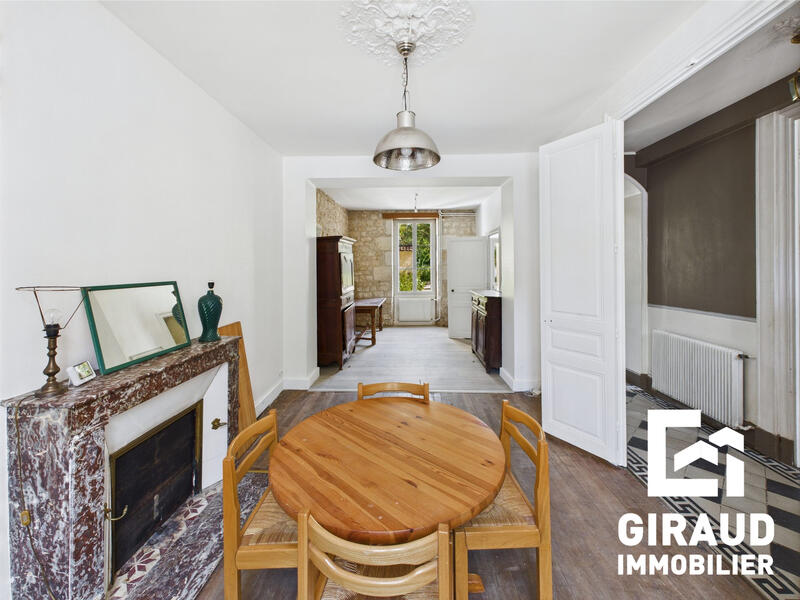 Maison - 190 m² - 8 pièces