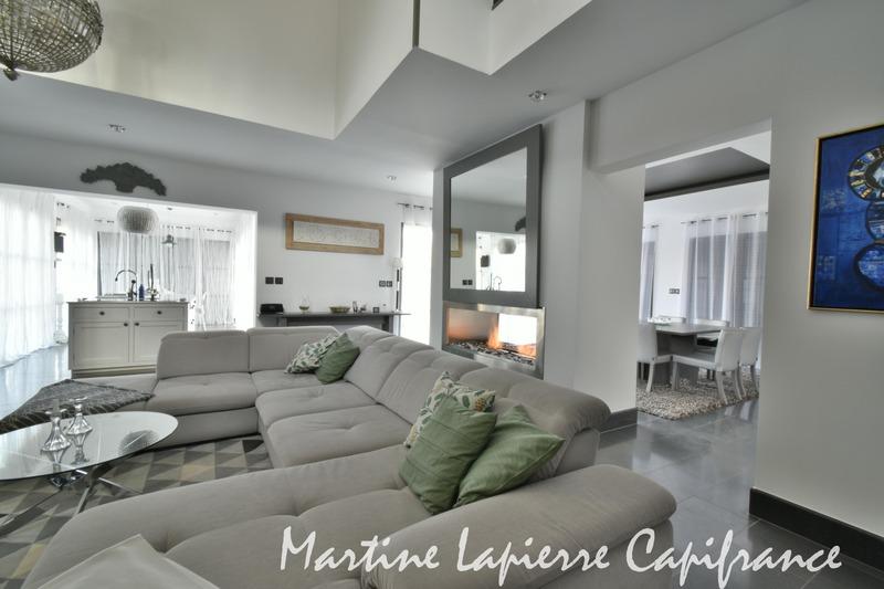 Maison - 400 m² - 10 pièces