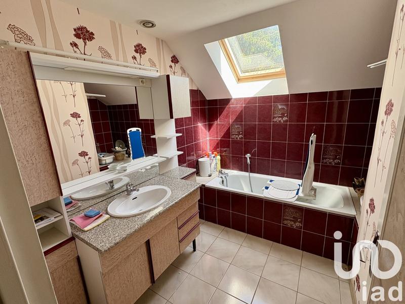 Maison - 93 m² - 5 pièces