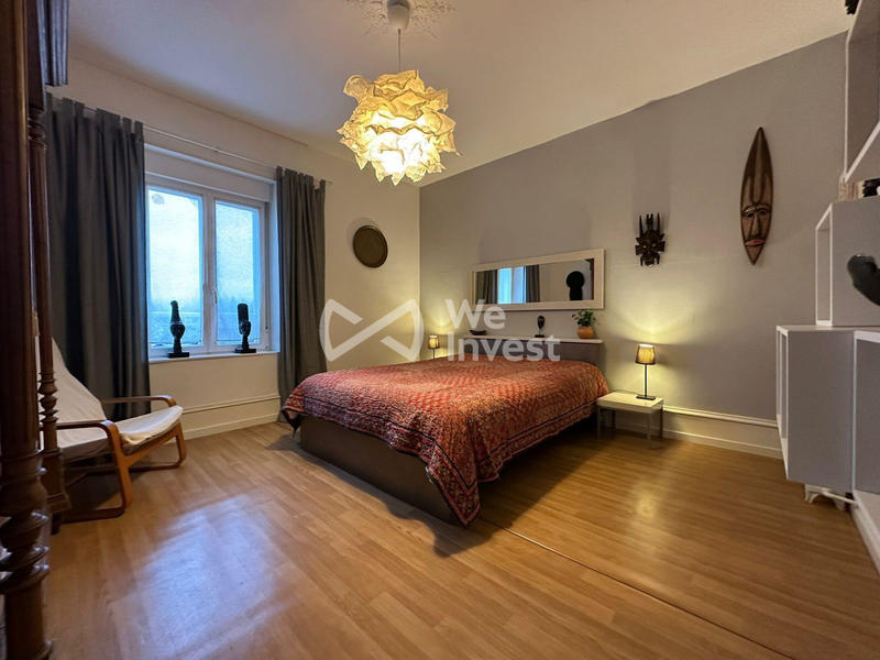 Maison - 247 m² - 10 pièces