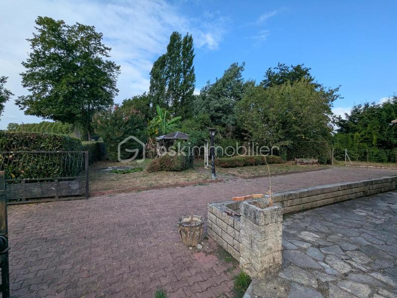 Maison traditionnelle - 250 m² - 11 pièces