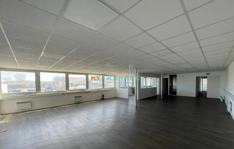 Entrepôt - 5 473 m²