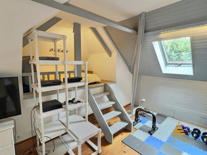 Maison - 221 m² - 8 pièces