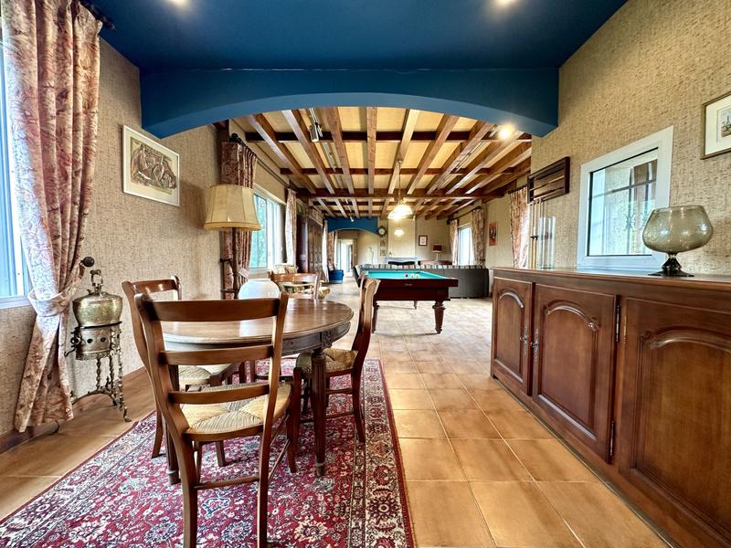 Maison de maîtres - 424 m² - 16 pièces