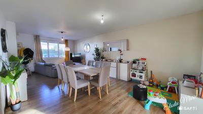 Maison - 98 m² - 4 pièces