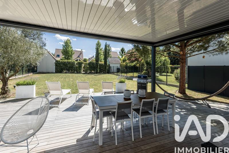 Maison - 225 m² - 8 pièces