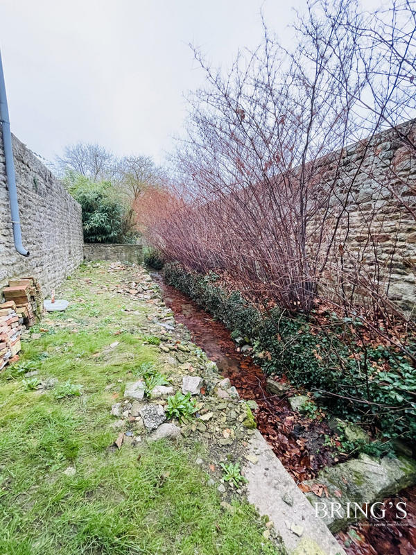 Maison ancienne - 259 m² - 8 pièces